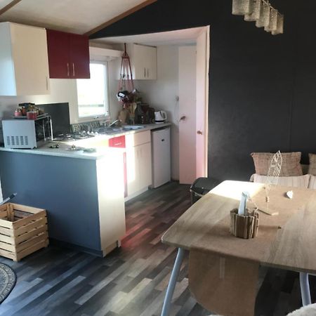 Coachella Guest House Lanouaille ภายนอก รูปภาพ